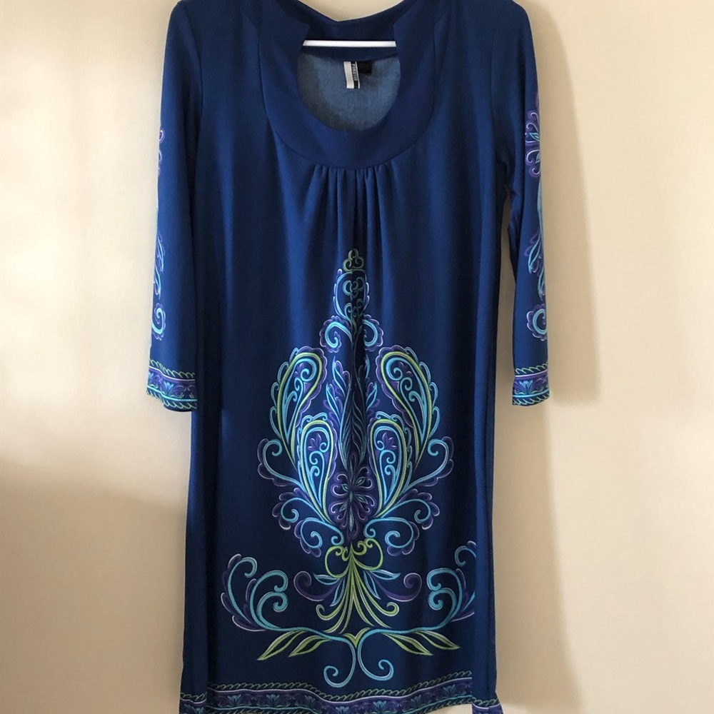 Scoop neck dress